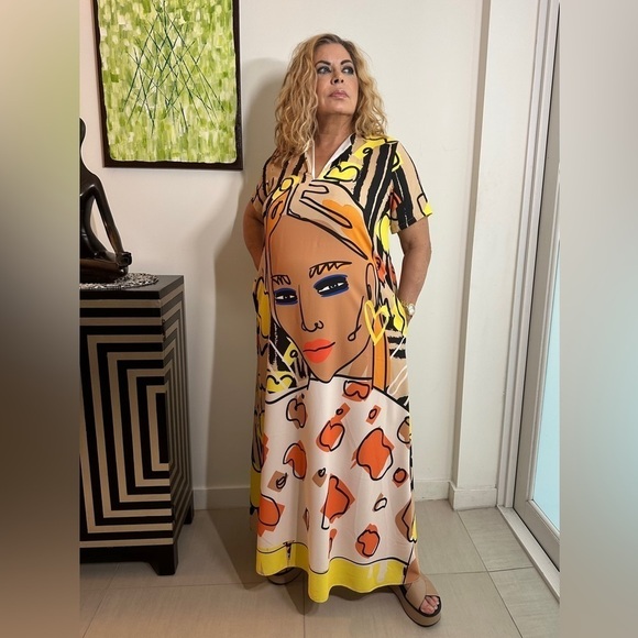 Long Abstract Print Maxi Dress with short sleeves and V neck.  Fits Med and Lg - Picture 2 of 4